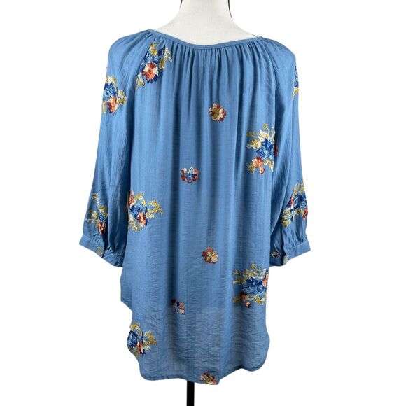 Fig & Flower Women's Top Medium Blue Floral 3/4 Sleeve Embroidered Button Front - Picture 6 of 11
